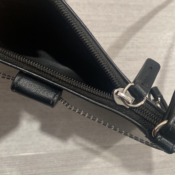 G by Guess black purse - Picture 3 of 4